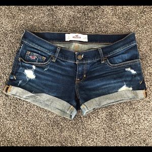 Hollister Dark wash Jean shorts!